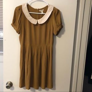 Peter Pan collar dress
